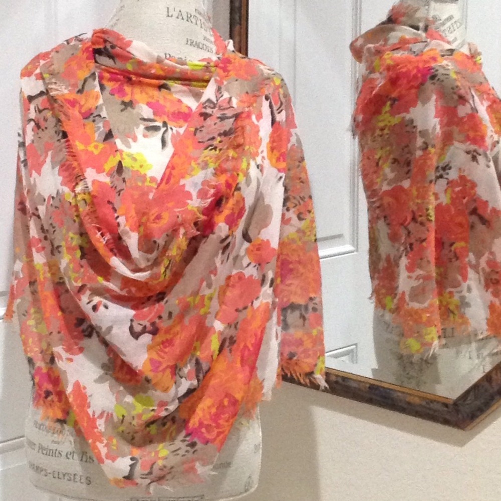Long Lightweight Scarf with Flowers